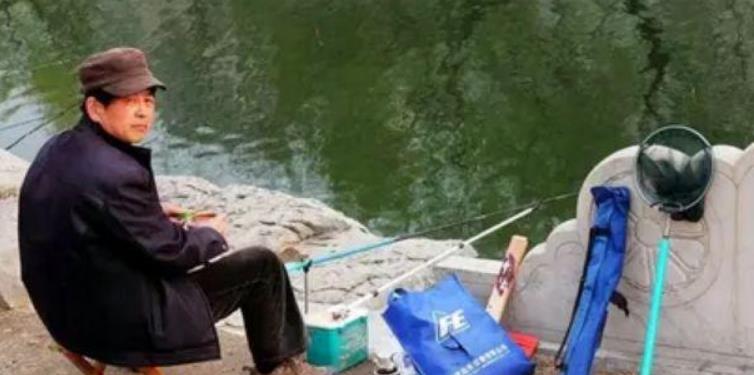 河南|河南老人钓到一“乌龟”，壳上插4箭，专家：一竿钓了18亿