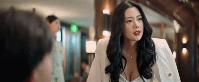 包贝尔|翻拍圈钱，包贝尔新片被众嘲，克拉拉的价值只有身材“大特写”