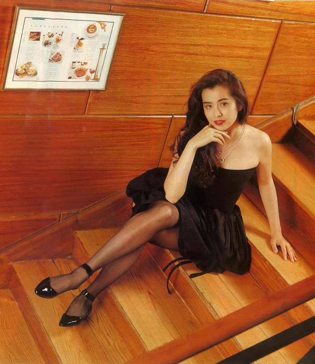 王祖贤|55岁王祖贤容貌大变!面部僵硬法令纹突出,定居国外曝身家超67亿