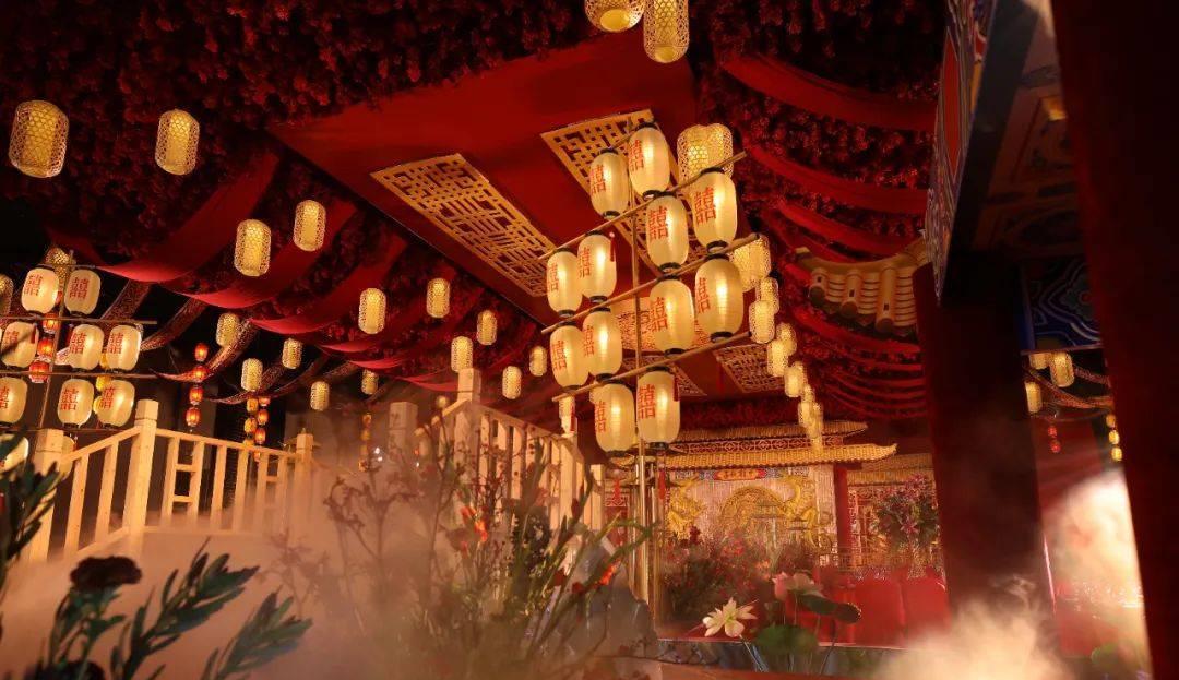 00后|00后职业伴娘:参与过44场婚礼,见证女网红嫁给榜一大哥