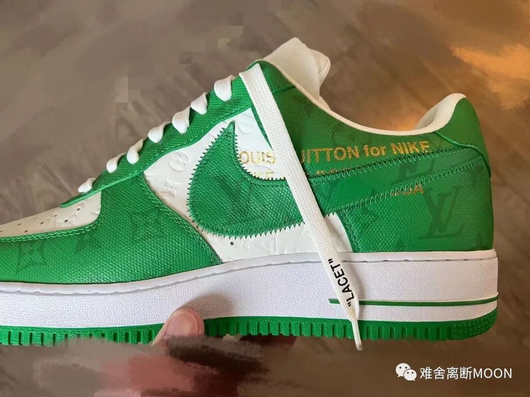 年度鞋王LV 联名 AF1细节对比揭秘  万元定价极致细节可以复刻？