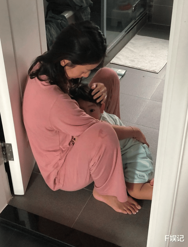 梁靖琪|前TVB小花梁靖琪出现严重孕吐 获老公和2岁儿子悉心照顾