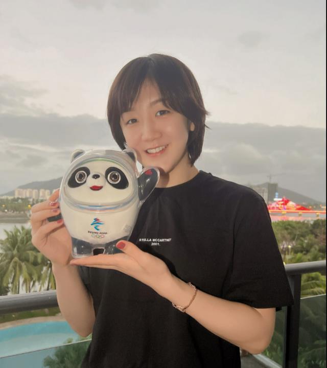陈梦|恭喜奥运冠军陈梦，荣归家乡！父母亲自接机，机场粉丝非常多！