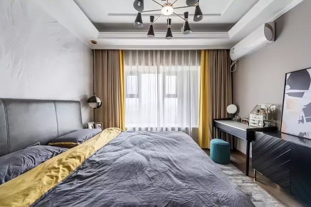 带阁楼的新房,以黑白灰为主基调,装饰出一个轻奢、高雅的家