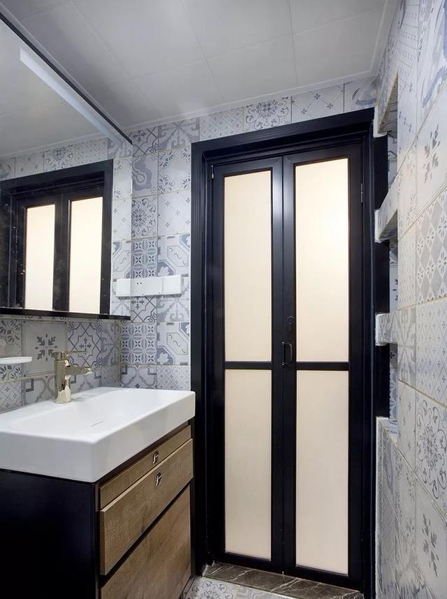 家里空间允许洗手台一定要外移,不仅是干湿分离,也提高了使用率