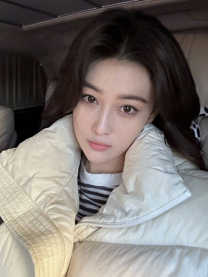 华少|35岁张馨予感染后7天转阴!晒自拍照面色潮红,状态良好恢复不错