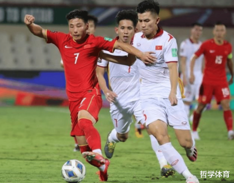 国足|0-2！面对越南16分钟丢2球！李铁说得没错，没有人比他更懂国足