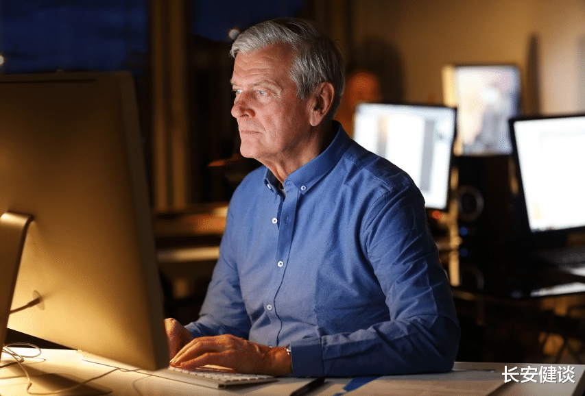 熬夜|男性30岁以后,4件事情要少做,不然会加速身体病变