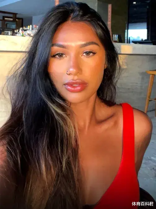 湖人队|美女网红为爱献身！招募强力中锋加盟湖人！老詹和追梦正在积极探讨！