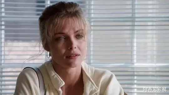 米歇尔·菲佛|“猫女”米歇尔·菲佛早年献身的五部电影