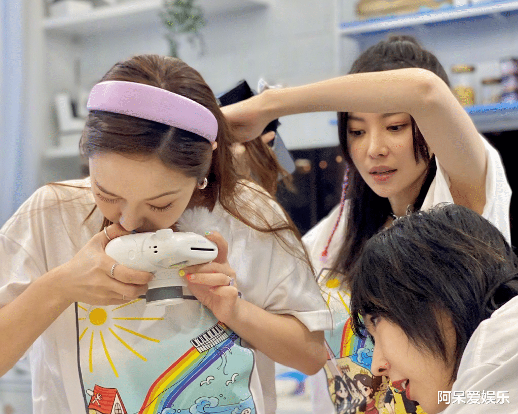 乐队的海边|《乐队的海边》收视率惨淡，顾客指出的问题，节目组一直没解决