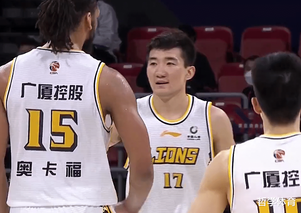 广厦男篮|广厦队2-0上海队！来看看赛后，李春江与王博说了什么？