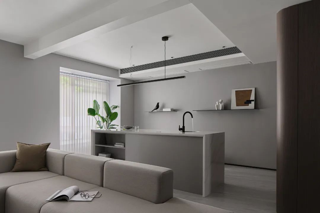 270㎡多层整装案例,社交岛台+瑜伽室,灵动黑白灰