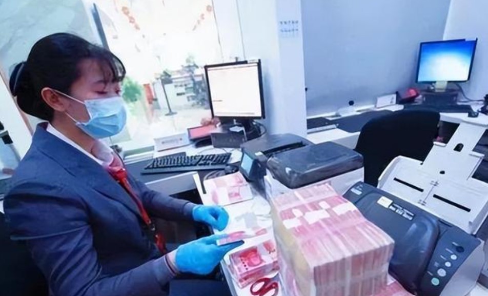 2015年男子在母亲留下的铁盒中找到一张600万存款单,银行:伪造