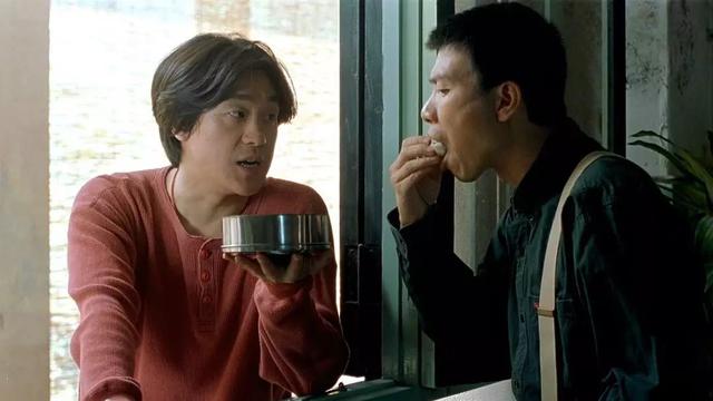 何冰|何冰的尴尬,是谁的过错?