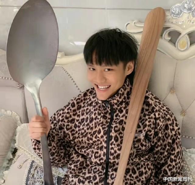 粉丝破亿遭打假，“疯狂小杨哥”要赔偿1亿？