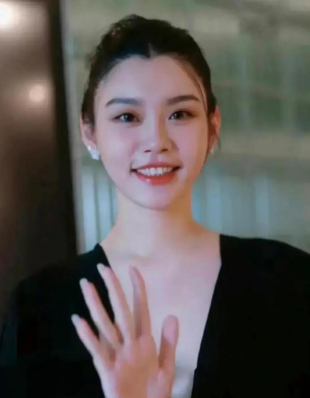 优酷|生完两个孩子，奚梦瑶胖嘟嘟真可爱，何猷君是打着灯笼找的媳妇？