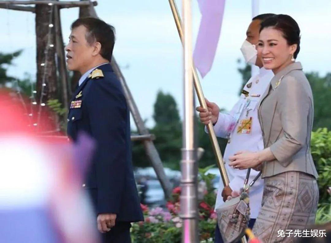 西拉米|没有诗妮娜和西拉米的参与，苏提达和泰王出席公务，心里乐开了花