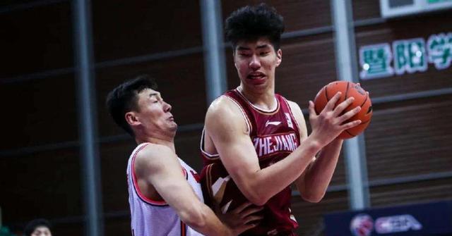 王治郅|喜讯！中国男篮王治郅之子或加盟CBA弱旅260斤希望成为小韩德君