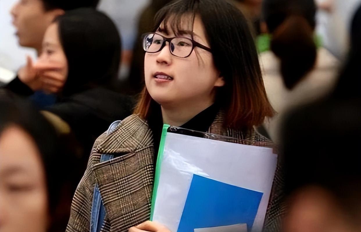 求职|北大文科博士求职受阻，应聘中学老师也不被看好，直言：都不要我