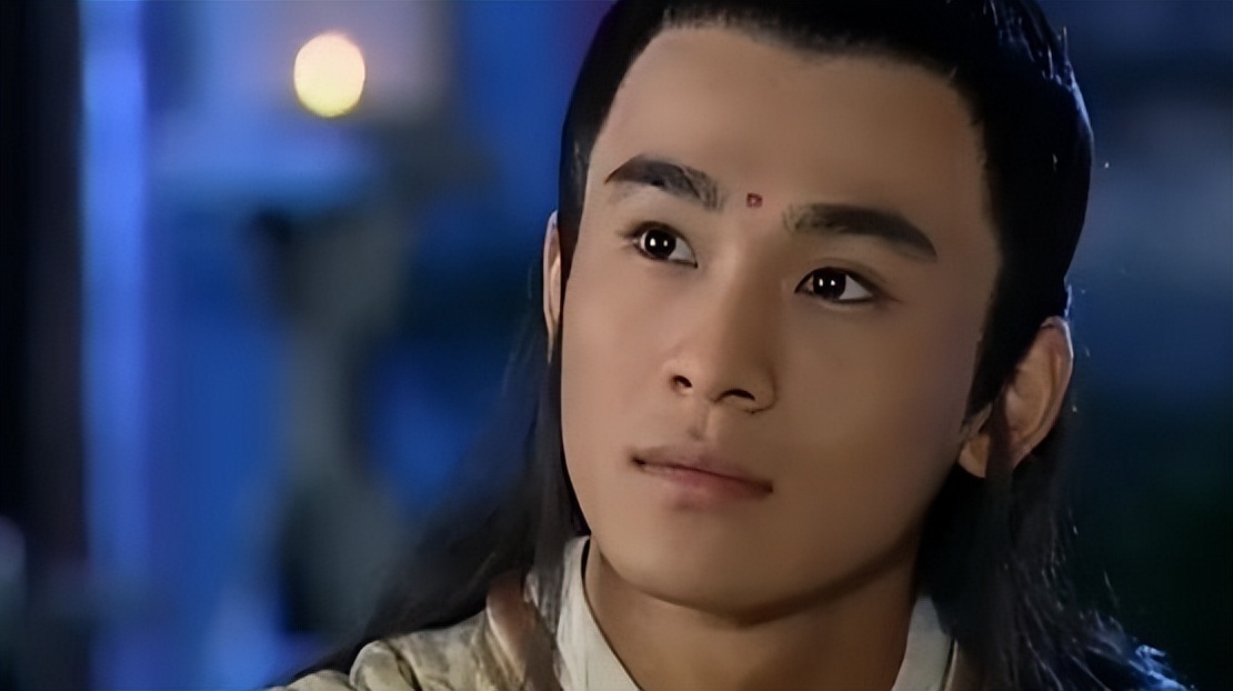 罗云熙|笨熊体态别再尬演贵公子了！学学这几位男星，那才叫儒雅矜贵