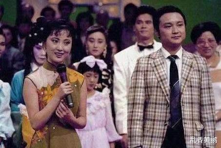 陈晓旭|陈晓旭与十位红楼演员的双人合影，只有她的容貌气质，胜过陈晓旭