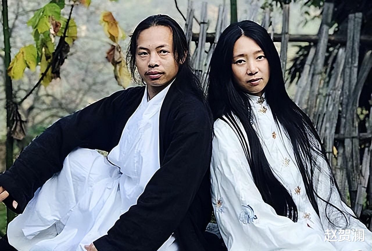 男子隐居深山11年,娶了美女徒弟生了两娃,弟子:师妹成了师娘