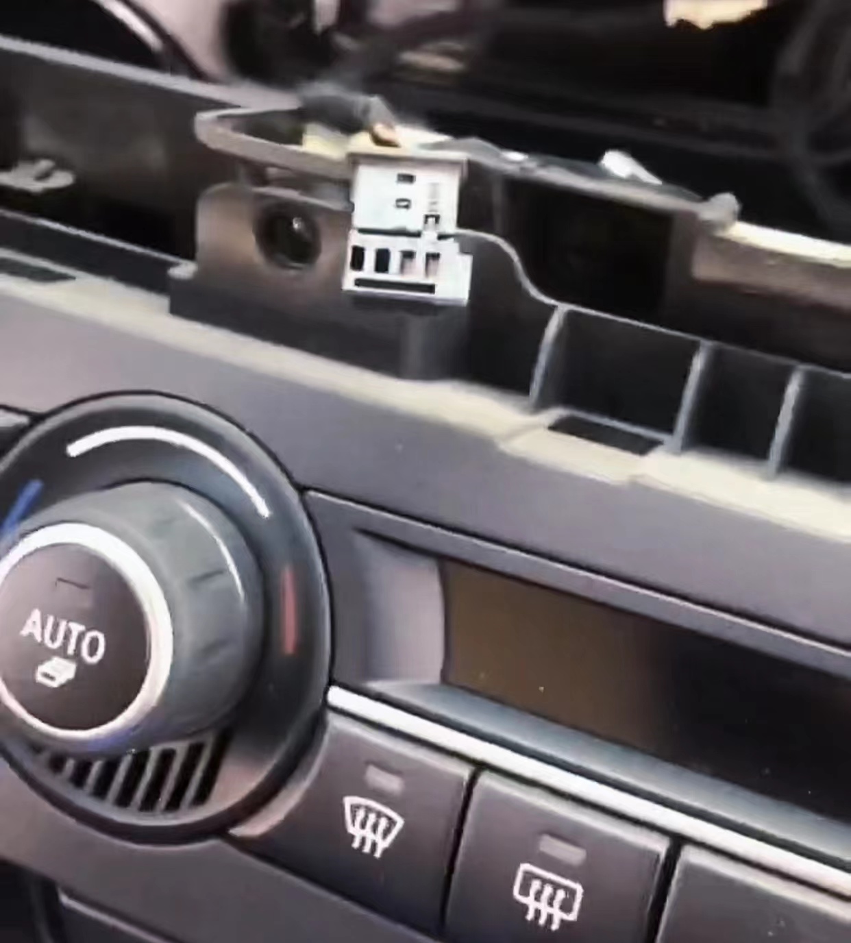 华为荣耀|智马力宝马X6无线carplay模块升无线hicar模块11年-14年无损教程