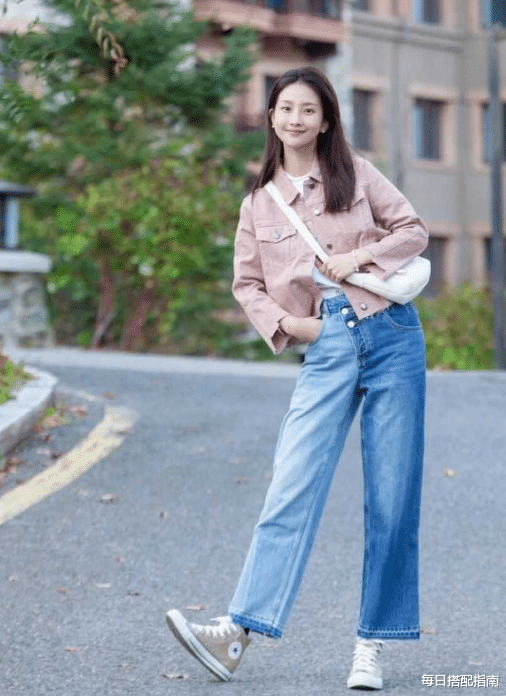 撞衫|鞠婧祎又撞衫了,穿牛仔衣撞衫王楚然、林允,凭妆发更胜一筹