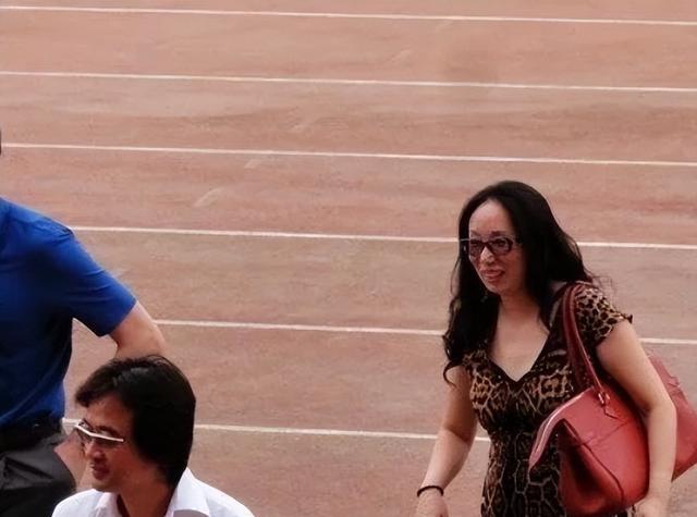 黑龙江女首富戴秀丽,身价95亿却惨遭离婚,丈夫:我已厌倦太富裕