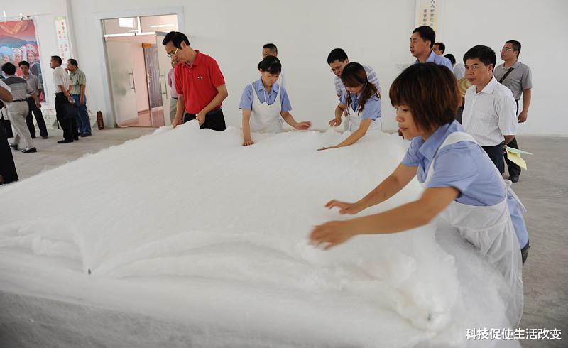 桑蚕丝被是怎么做成的,有什么优缺点?