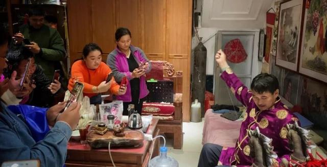 朱之文|朱楼村媒体人自述：拍大衣哥不如送外卖，有人闻风而来，有人离开