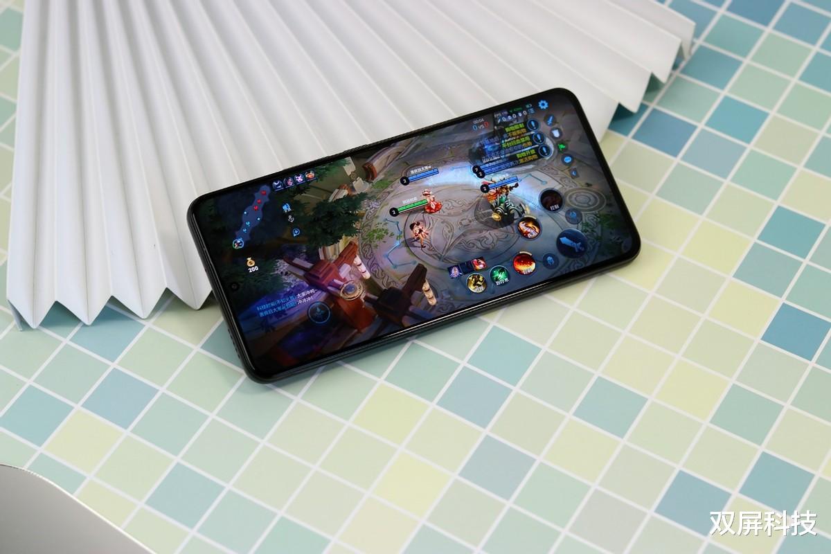 iPhoneSE|5100mAh大电池,仅7.99mm厚度,骁龙8+旗舰荣获99%好评率