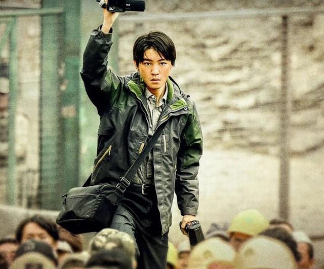 街拍|牛!《万里归途》票房破10亿,张译再次封神,王俊凯成最大赢家