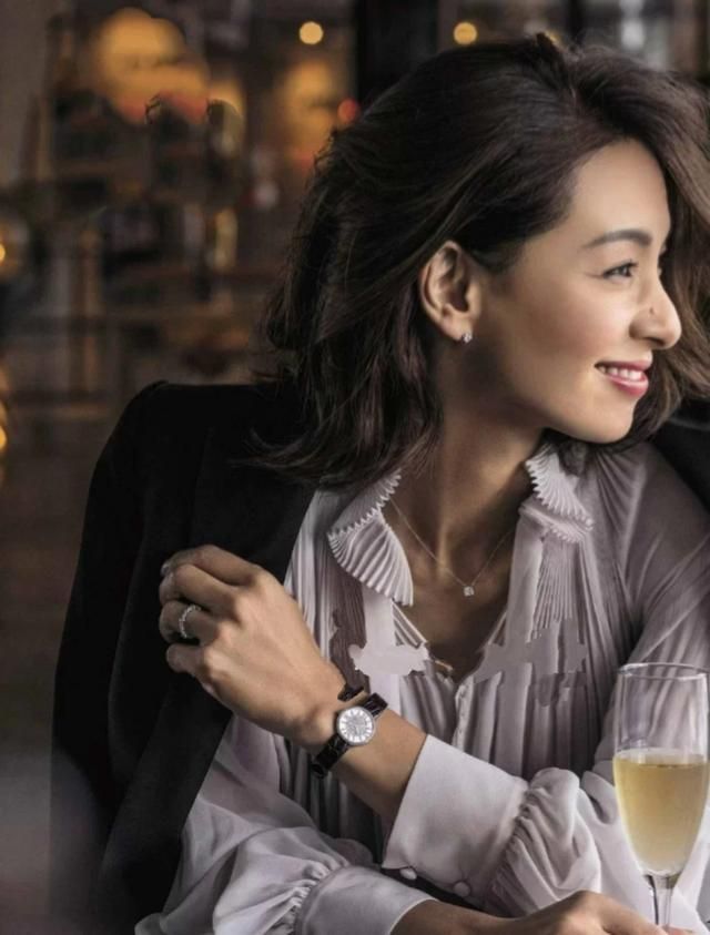 穿衣搭配 看一个女人是不是真的“贵气”，关键在这4点，并不是有钱就行