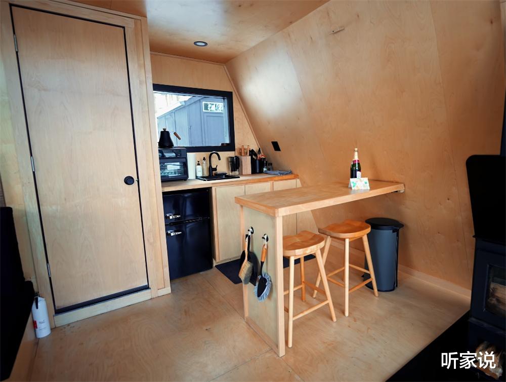 夫妻俩在郊外建23㎡蜗居,空间只有“巴掌大”,住起来却超爽