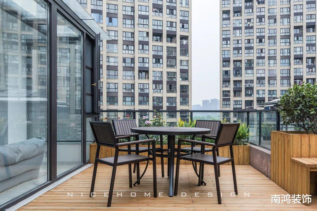 170㎡混搭跃层,湖水绿点缀情调,满载灵动清新!