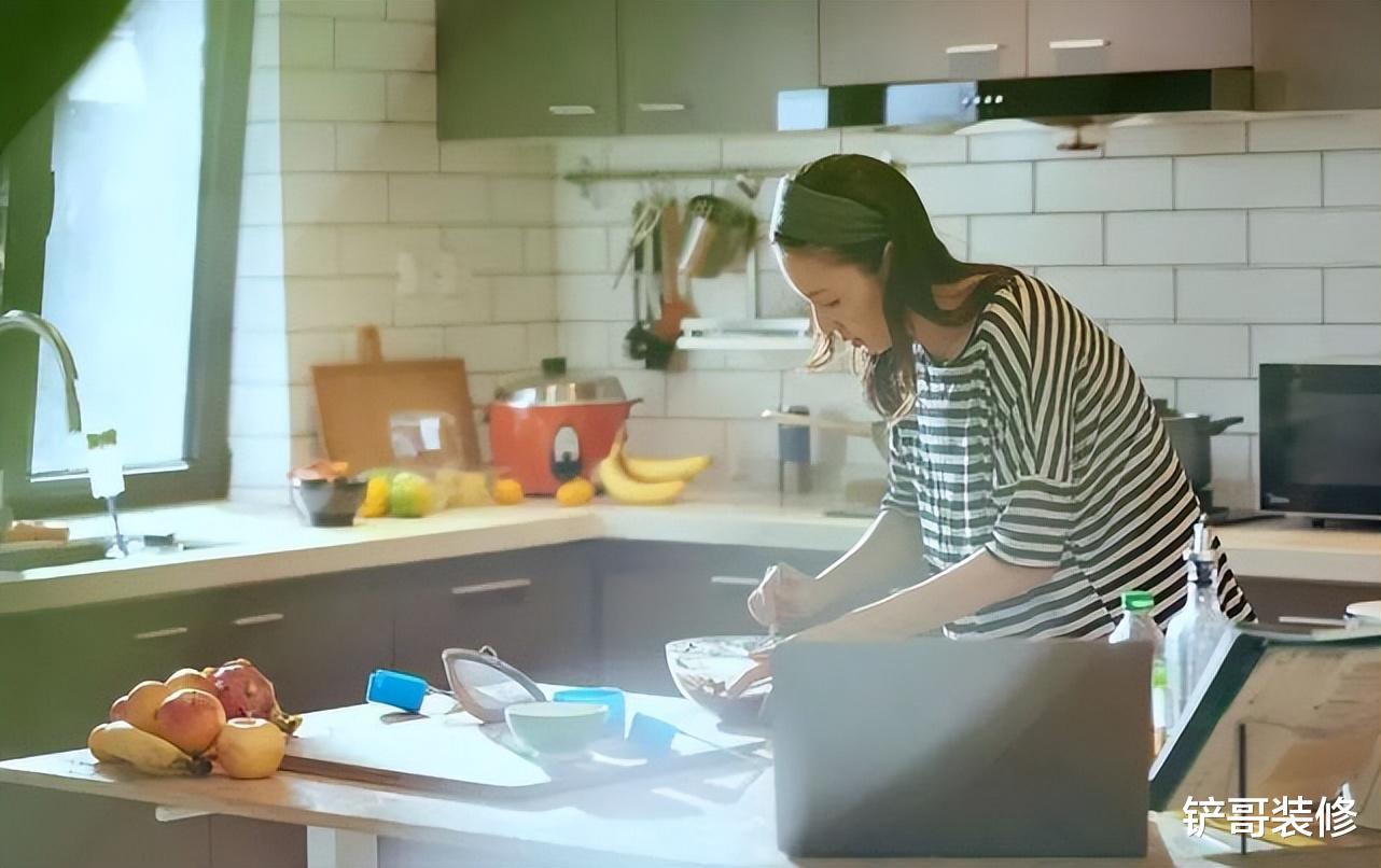 厨房不一定越大越好,瞧瞧日本人的设计,干净整洁还高级