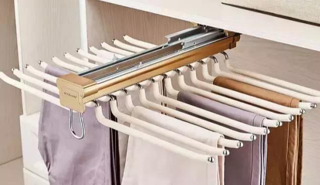 新房帮你规划衣柜内部布局，再也不用担心衣服放不下！非常实用！