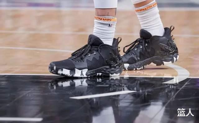 |NBA球员上脚：哈登首秀穿6代，3大国产品牌球鞋都有