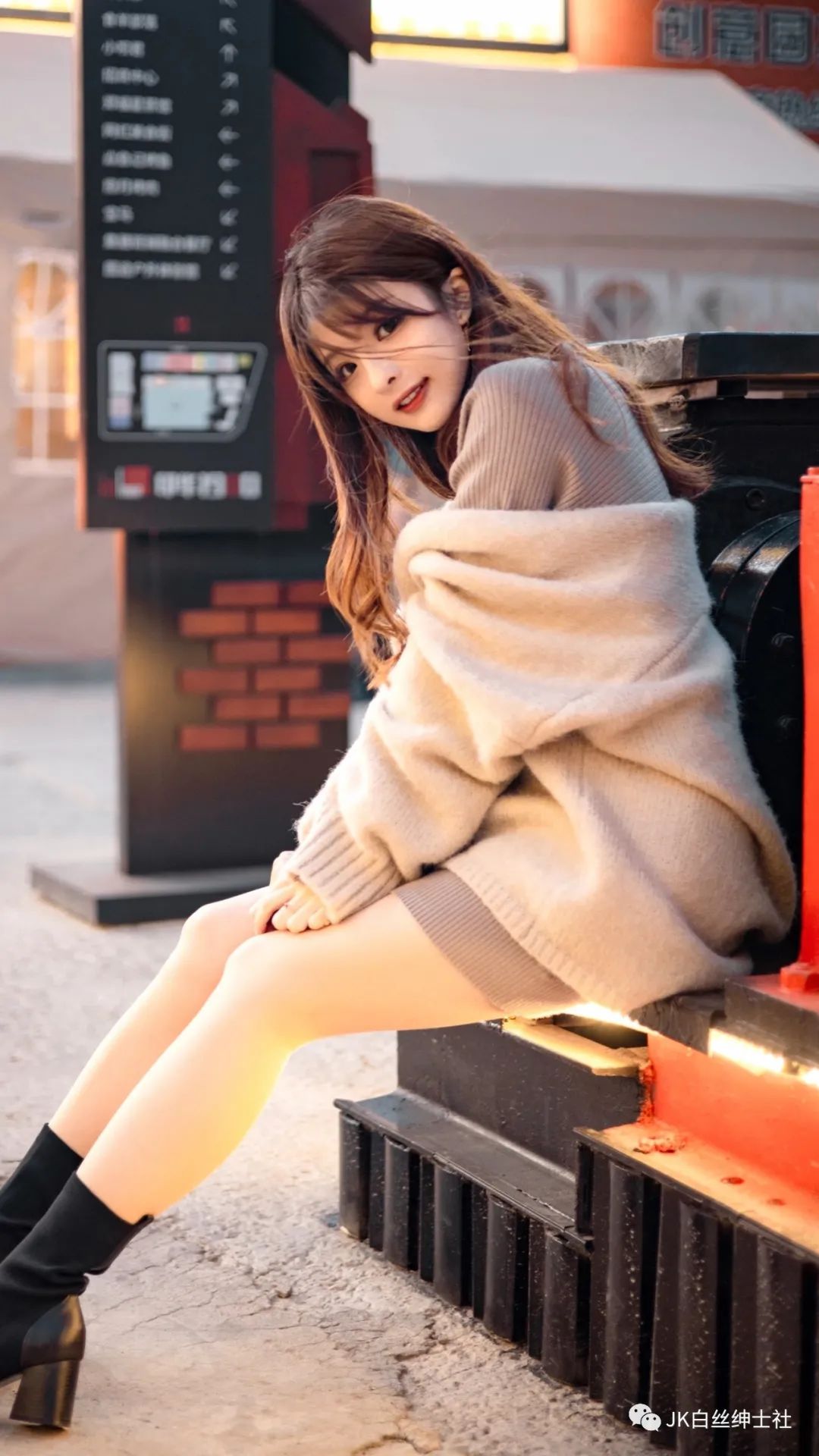 |JK少女：暖黄灯光下的小仙女