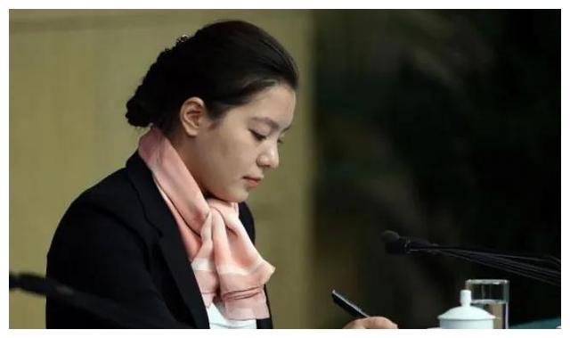 翻译|外交部女神晋升，让人看了直呼羡慕，这才是值得当代学生追的星