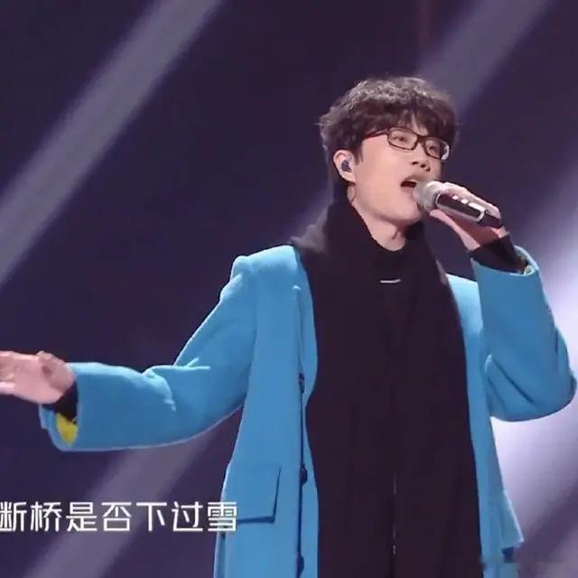 许嵩|300秒16首歌曲 曾经扬言不唱串烧的许嵩却为“丈母家”破了例