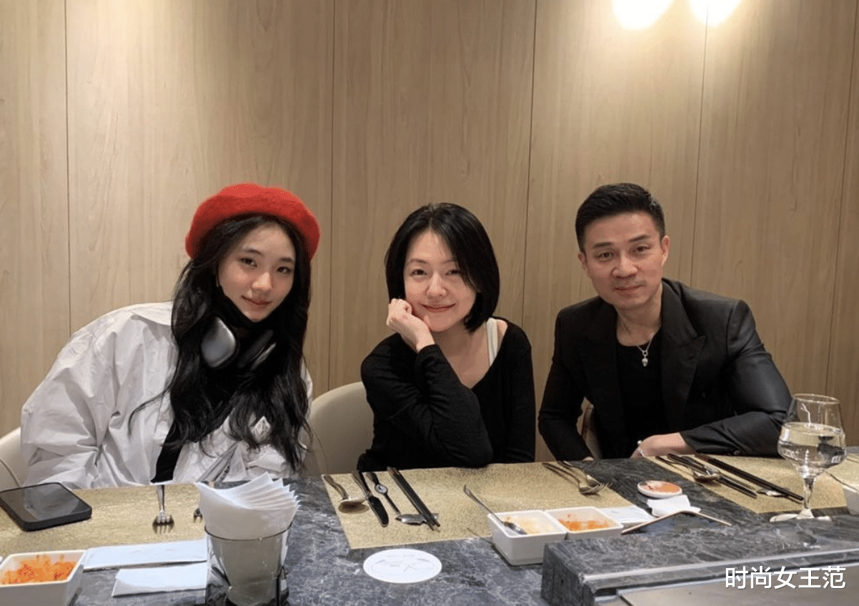 汪小菲|小S携夫出镜为女儿庆生！身体却紧挨女儿展示母女情，夫妻貌合神离