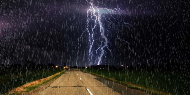 世界上最奇怪的4种雨，俄罗斯居然下过钱雨？是你想要的那种吗？