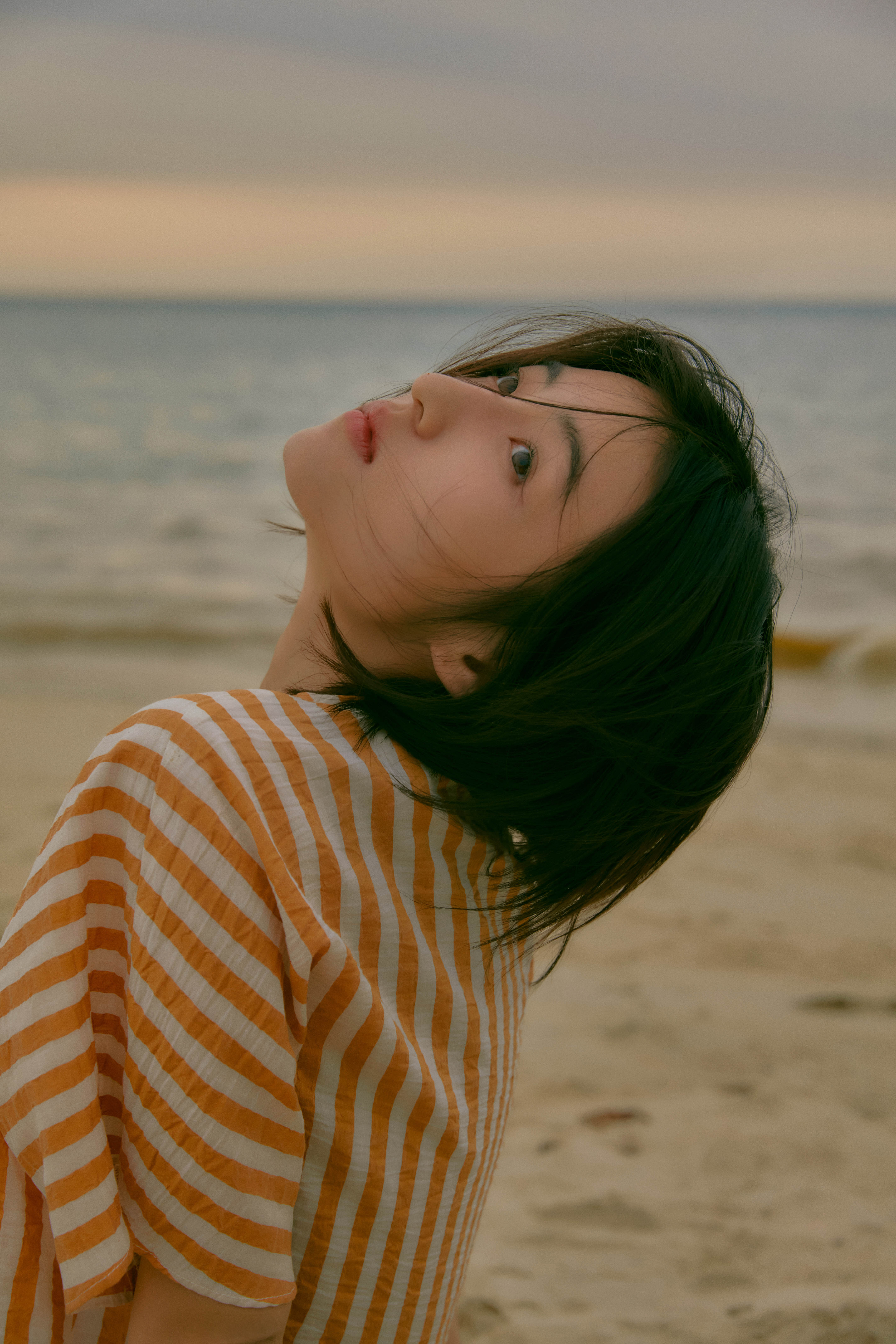 写真|《向往6》张子枫日落写真释出 浪漫氛围引人期待