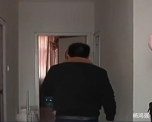 ?年轻少妇,偷偷带情夫回家过夜,丈夫发现多次却选择原谅
