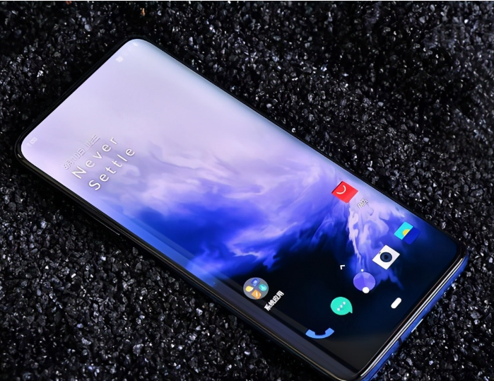 一加科技|一加10T强势归来，首搭16+1TB，携带80W快充