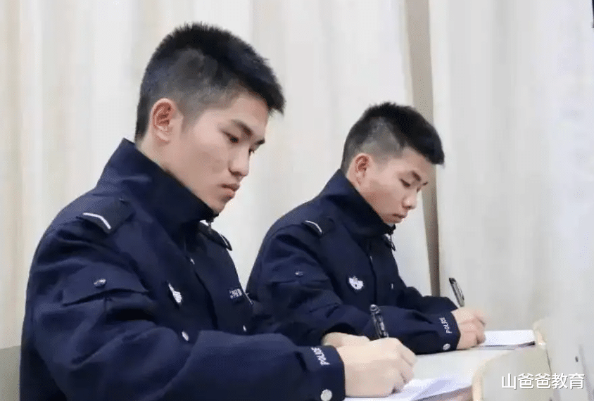 警校生辛辛苦苦努力4年,父亲却被判缓刑,未来该如何发展?