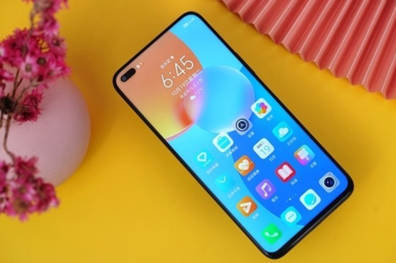 荣耀play|8GB+64MP+66W，旗舰级外观+120Hz全视屏，仅售1199